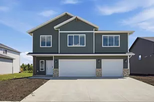 4717 Hampton Loop S, Moorhead, MN 56560 - Photo 2