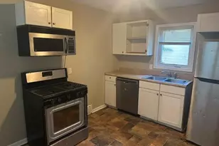 929 6th St E, Saint Paul, MN 55106 - Photo 6