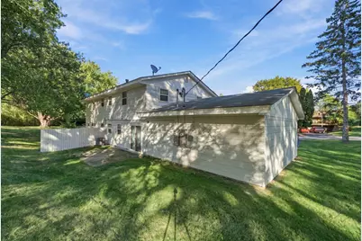 6980 Alpine Trail, Eden Prairie, MN 55346 - Photo 4