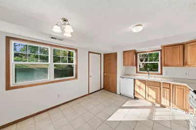 6980 Alpine Trail, Eden Prairie, MN 55346 - Photo 10