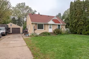 1809 Jackson St, Maplewood, MN 55117 - Photo 2