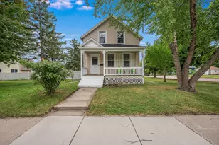 428 W Broadway Ave, Saint Peter, MN 56082 - Photo 1