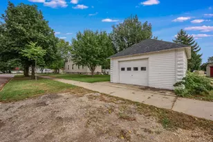 428 W Broadway Ave, Saint Peter, MN 56082 - Photo 32