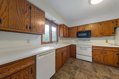 1513 Eisenhower Court, Northfield, MN 55057 - Photo 8