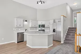 22413 Evergreen Cir, Forest Lake, MN 55025 - Photo 4