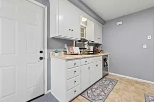 4625 Oxborough Ln, Bloomington, MN 55437 - Photo 10