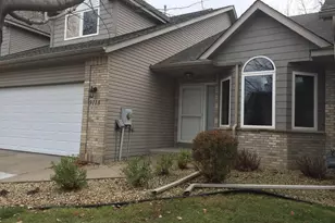 9113 Medley Cir, Golden Valley, MN 55427 - Photo 2