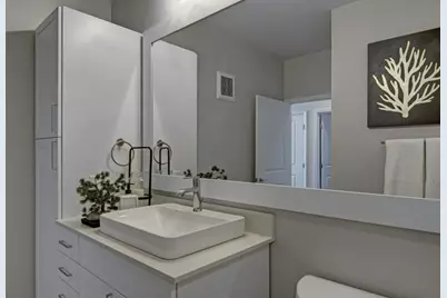1477 W Lake St #N639, Minneapolis, MN 55408 - Photo 4