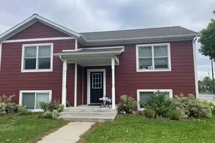 908 NW 1st Ave, Grand Rapids, MN 55744 - Photo 1