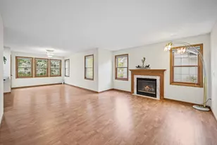 611 Bellvue Ln, Brooklyn Center, MN 55430 - Photo 8