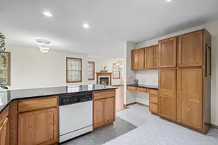 611 Bellvue Ln, Brooklyn Center, MN 55430 - Photo 20