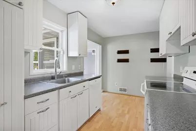 4716 Edgewood Avenue N, Crystal, MN 55428 - Photo 8