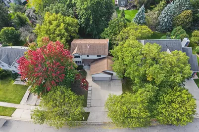 2112 Parkwood Hills Drive NE, Rochester, MN 55906 - Photo 2