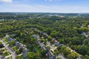 2112 Parkwood Hills Dr NE, Rochester, MN 55906 - Photo 8