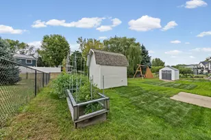 9024 Nevada Ave N, Brooklyn Park, MN 55445 - Photo 24