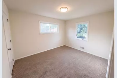 1181 Laurie Road W, Roseville, MN 55113 - Photo 18