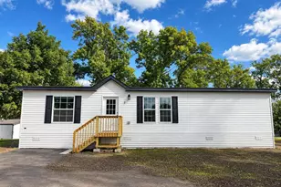 215 N McKay Ave, Alexandria, MN 56308 - Photo 1