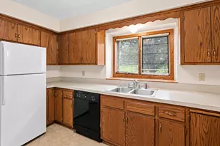 6933 Magda Dr, Maple Grove, MN 55369 - Photo 8