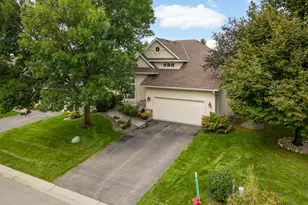 18519 Farmstead Cir, Eden Prairie, MN 55347 - Photo 2