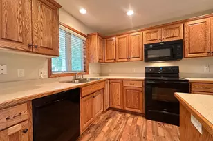 438 Cassandra Drive, New Richmond, WI 54017 - Photo 10