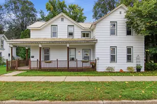 465 W Spruce St, Chippewa Falls, WI 54729 - Photo 1