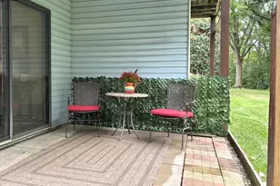 997 Heritage Ct E, Vadnais Heights, MN 55127 - Photo 18