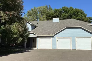 997 Heritage Ct E, Vadnais Heights, MN 55127 - Photo 4