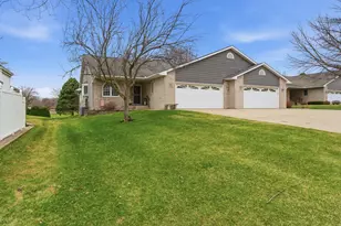 233 Gilbert Ave SW, Madelia, MN 56062 - Photo 2