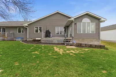 233 Gilbert Avenue SW, Madelia, MN 56062 - Photo 4