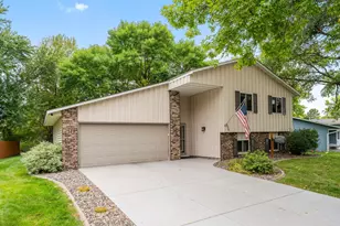 7476 Jeffery Ln S, Cottage Grove, MN 55016 - Photo 2