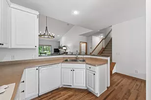 3896 Darling Dr, Woodbury, MN 55125 - Photo 6