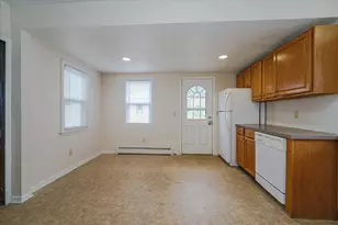 843 E Ivy Ave E, Saint Paul, MN 55106 - Photo 4