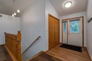 102 Loraine Dr, Lake Crystal, MN 56055 - Photo 2