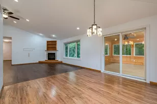102 Loraine Dr, Lake Crystal, MN 56055 - Photo 10