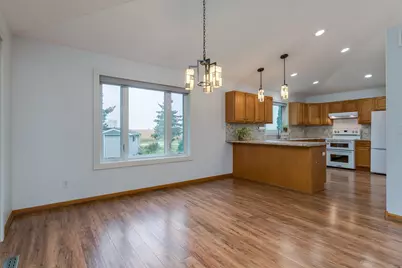 102 Loraine Drive, Lake Crystal, MN 56055 - Photo 8