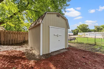 4051 Brunswick Avenue N, Crystal, MN 55422 - Photo 36