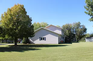 1709 Little John Ct, Thief River Falls, MN 56701 - Photo 4