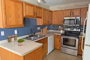 913 Serenity Cir, Norwood Young America, MN 55397 - Photo 2