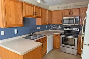 913 Serenity Cir, Norwood Young America, MN 55397 - Photo 4