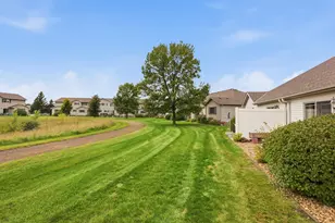 606 Graceview Dr, Saint Joseph, MN 56374 - Photo 4