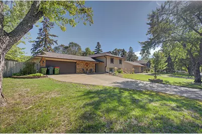 10496 Thrush Street NW, Coon Rapids, MN 55433 - Photo 2
