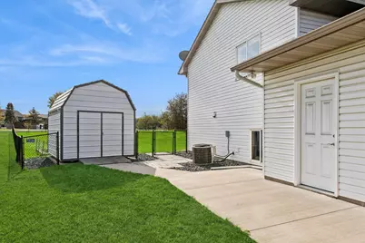 733 O'Brien Parkway, Belle Plaine, MN 56011 - Photo 6