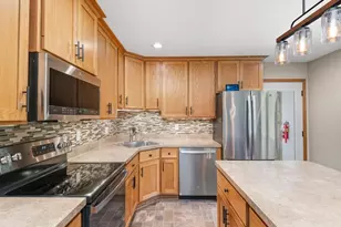 13008 Lakeview Dr Dr, Burnsville, MN 55337 - Photo 14