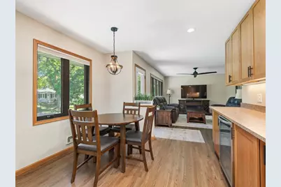13008 Lakeview Drive Drive, Burnsville, MN 55337 - Photo 10