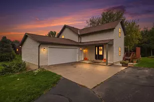 858 Bradley Dr, Hudson, WI 54016 - Photo 26