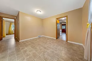 613 S Broadway St, New Ulm, MN 56073 - Photo 12