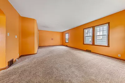 613 S Broadway Street, New Ulm, MN 56073 - Photo 4