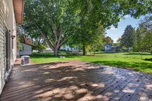 9829 105th Ave N, Maple Grove, MN 55369 - Photo 8