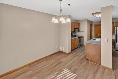 2583 Lockwood Drive, Mendota Heights, MN 55120 - Photo 12