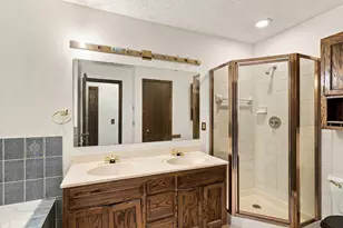 513 Upper Wood Way, Burnsville, MN 55337 - Photo 8